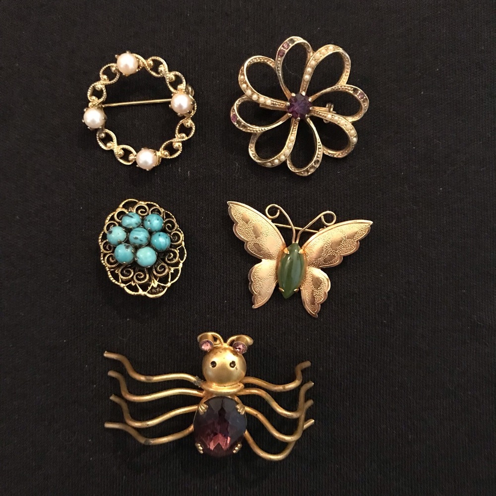 5 vintage pins 30s and later